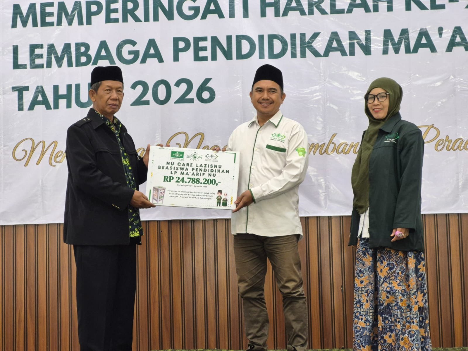 NU Care-LAZISNU PCNU Kabupaten Pekalongan Salurkan Beasiswa Melalui LP. MA'ARIF NU